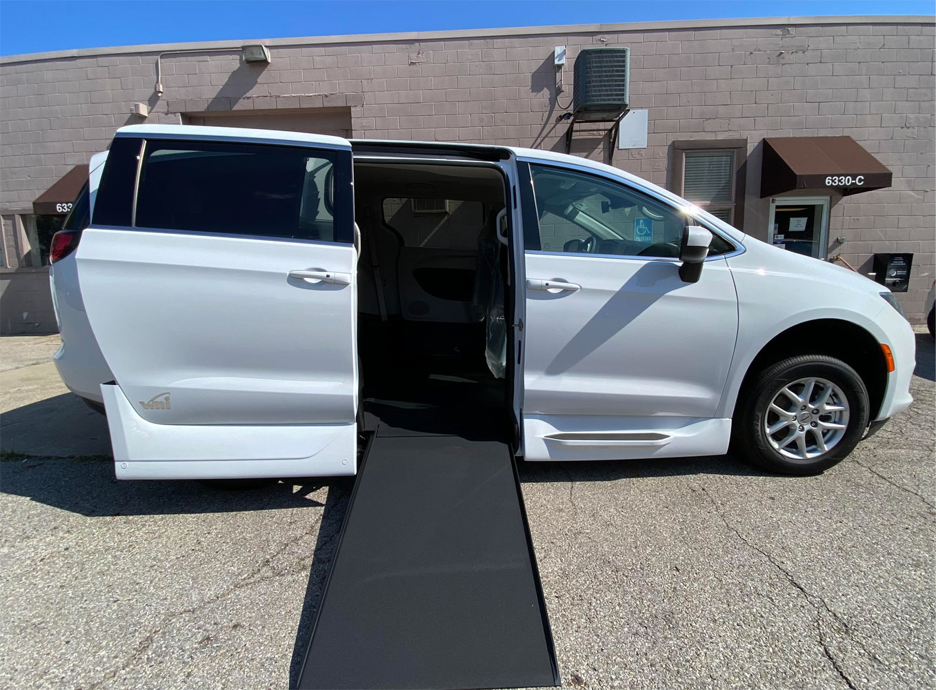 2022 Chrysler Voyager LX White Handicap Wheelchair Vans in Columbus